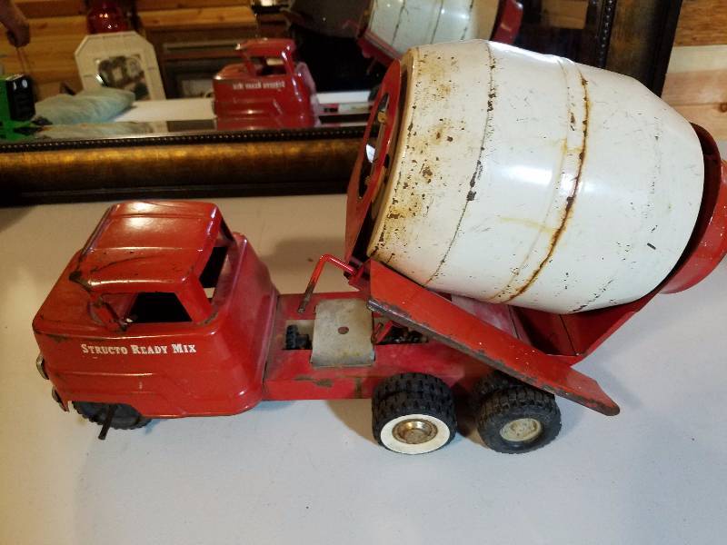 lot 28 image: Structo Cement Mixer....1950s