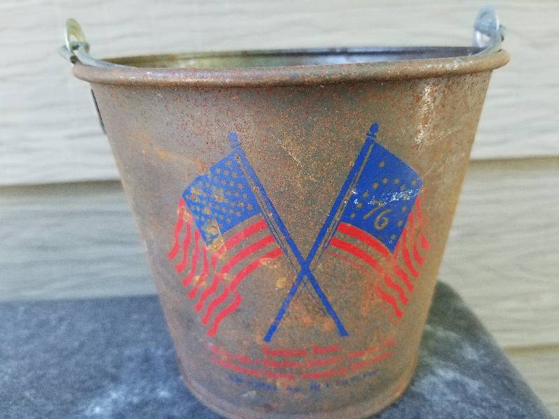 lot 61 image: 1976 Mn. State Fair Commemorative Bucket