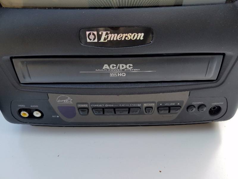 lot 68 image: Emerson ACDC RV Television & VCR