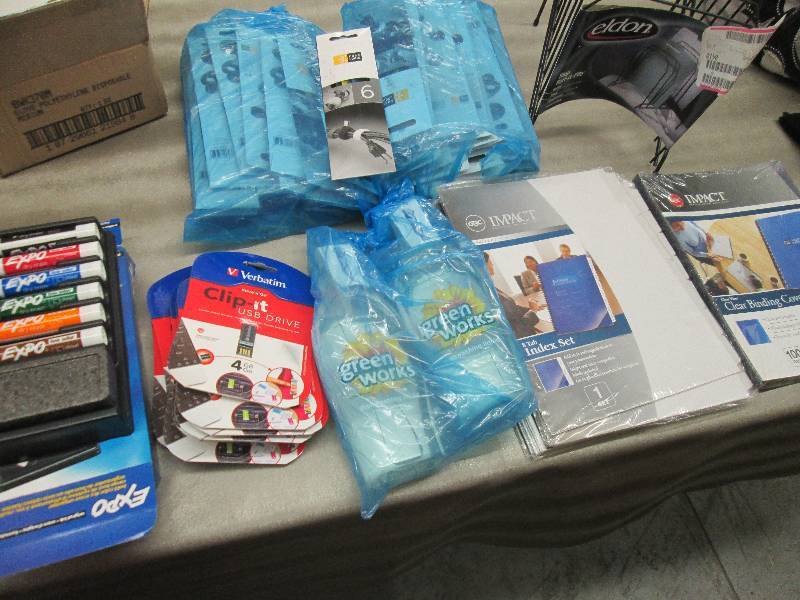 10 Clip It Verbatim 4G USB Drives, ...