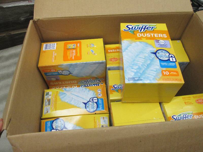 Lot of 10 Swiffer Dusters with Febr...