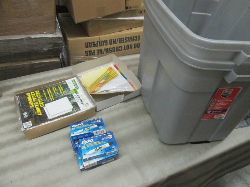 2 Rubbermaid 18 Gallon Totes with L...