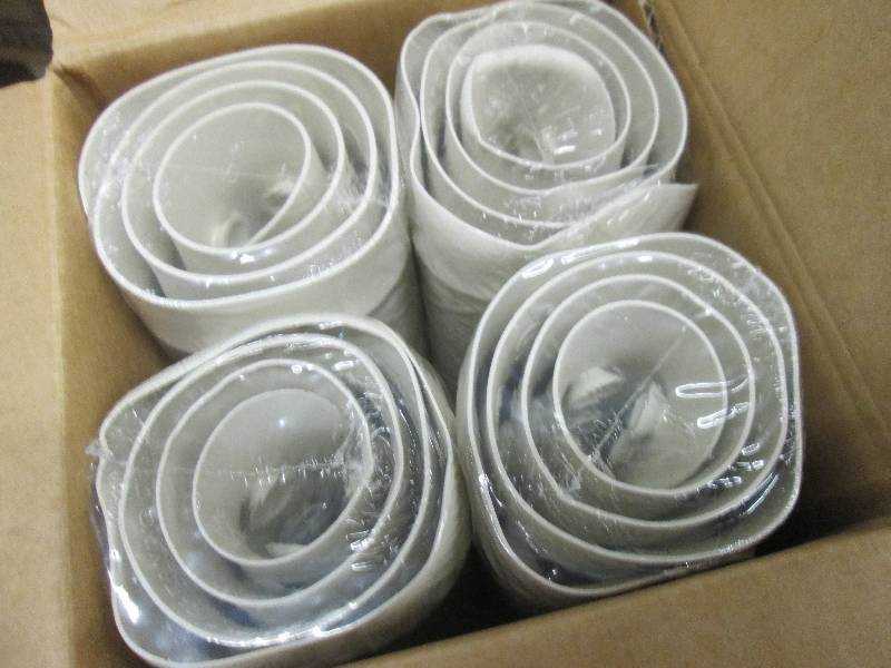 Lot of 4 Rubbermaid #7035-04-WHT 14...