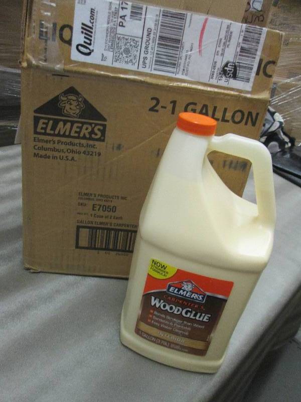 Box of 2-1 Gallon Elmers E7050 Car...