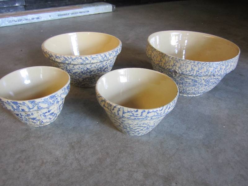 lot 5 image: Set of 4 Roseville Spakle Bowls ...