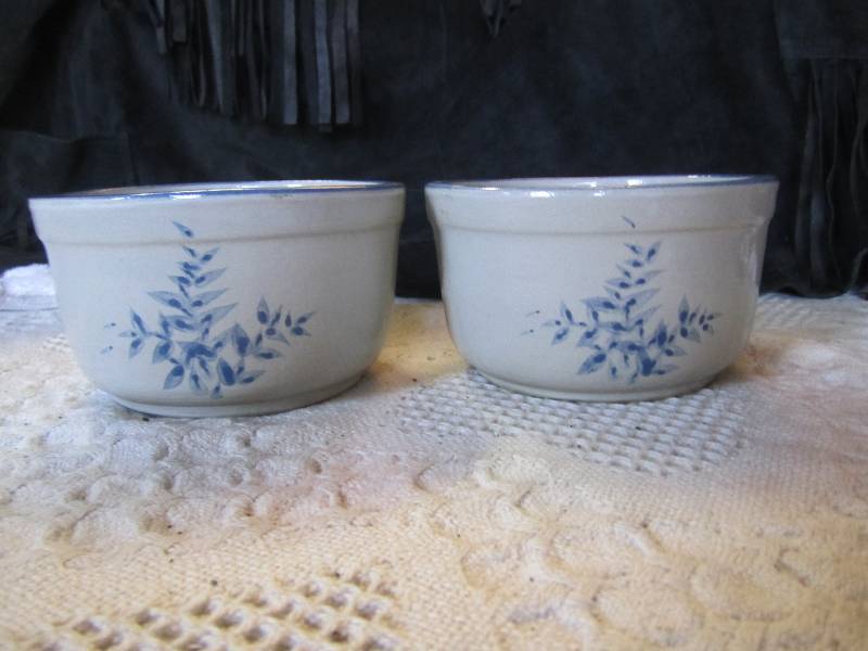 lot 7 image: 2 Redwing Crocks 5.5 x 3.25 high....