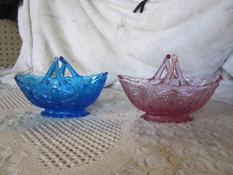 lot 14 image: 2 Fenton Glass Baskets  About 5.75...