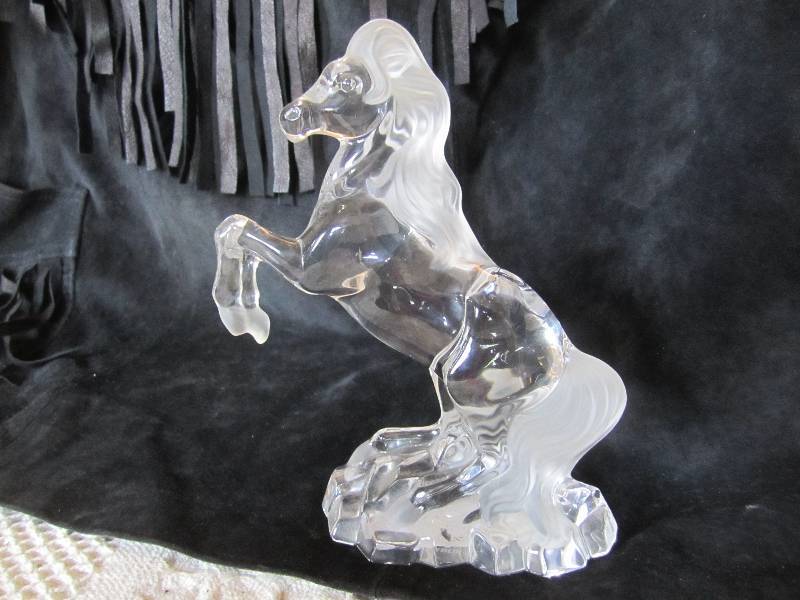 lot 21 image: Lenox Crystal Glass Horse Figure Ma...