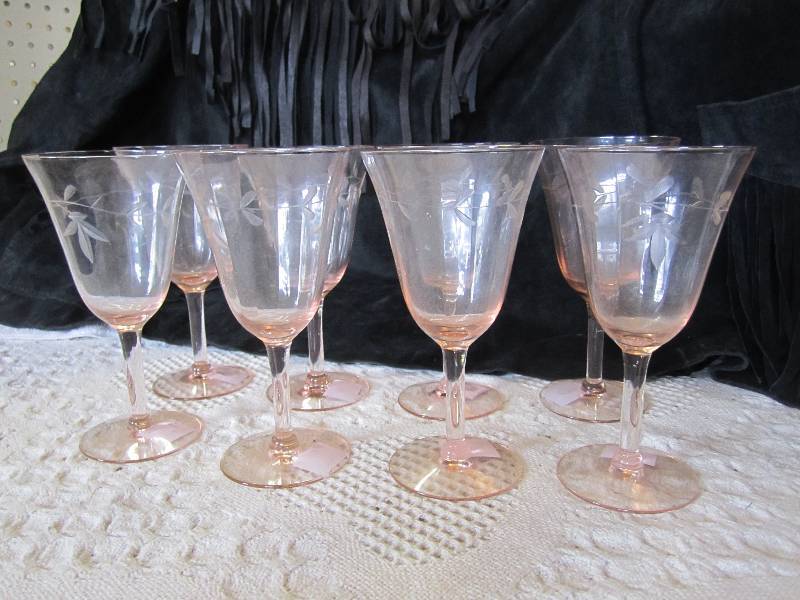 lot 23 image: Set of 8 Pink Stemed Etched Glasses...