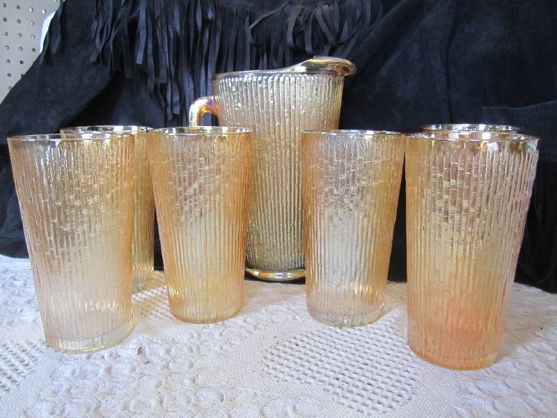 lot 26 image: 7pc Fenton Waterfall Pitcher and Gl...