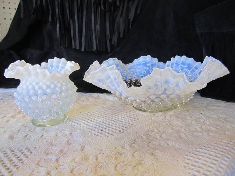lot 36 image: Fenton Moon Drop Bowl and Vase Bowl...