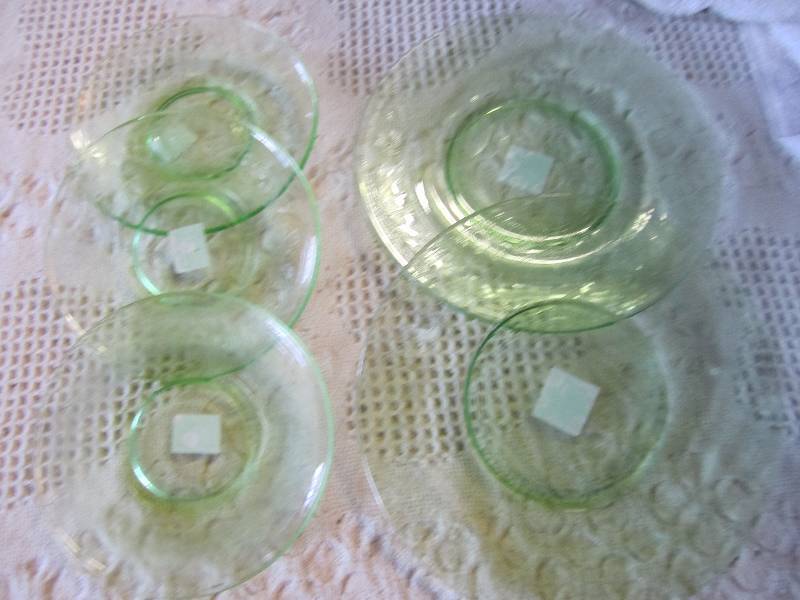 lot 43 image: Lot of 5 Vasiline Green Glass Plate...