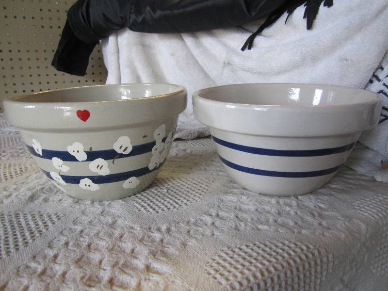 lot 47 image: 2 Roseville 9 Crock Bowls...