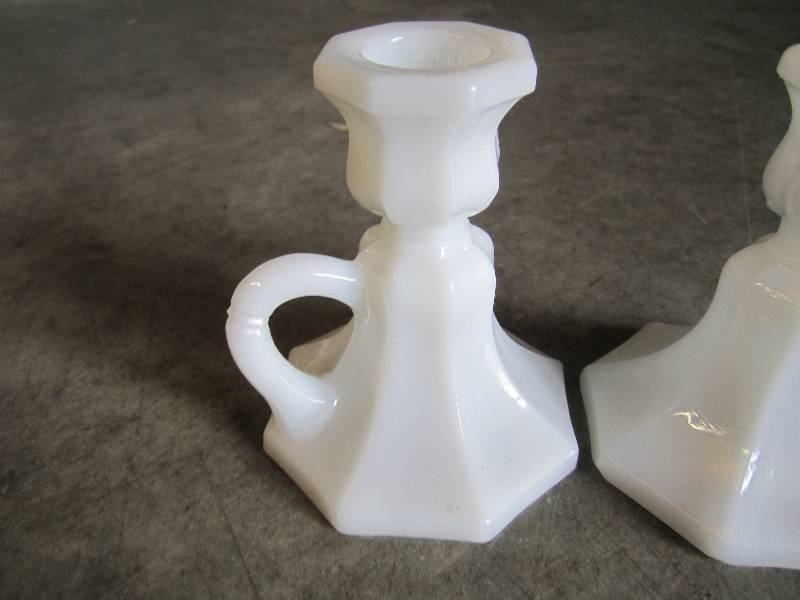 lot 60 image: Pair of Fenton Candle Sticks 4.5...