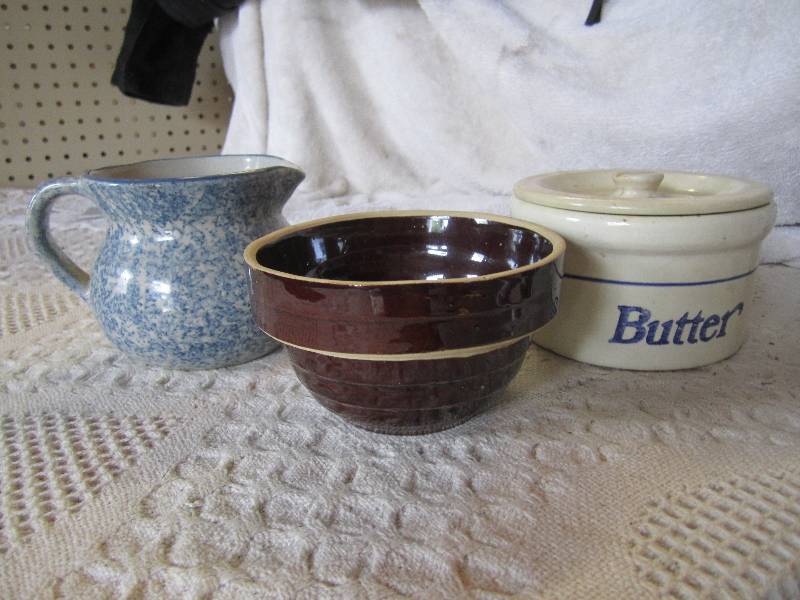 lot 83 image: Butter Crock Brown Ware Bowl and Re...