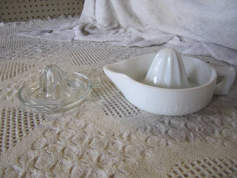 lot 89 image: Sunkist Milk Glass Juicer and small...
