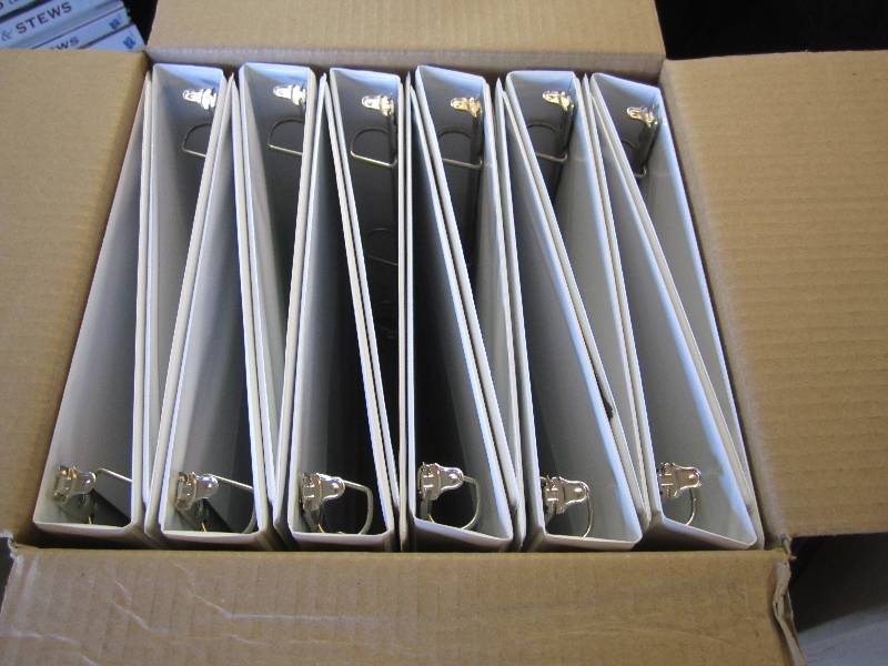 lot 105 image: Case of 12 New Avery 1 3-Ring Bind...
