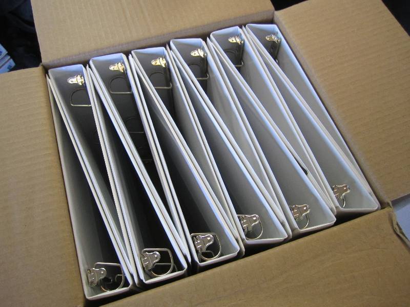 lot 106 image: Case of 12 New Avery 1 3-Ring Bind...