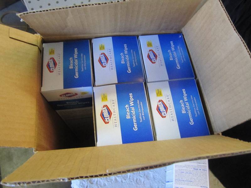 lot 138 image: Case of 6 Boxes of 50 Clorox Bleach...