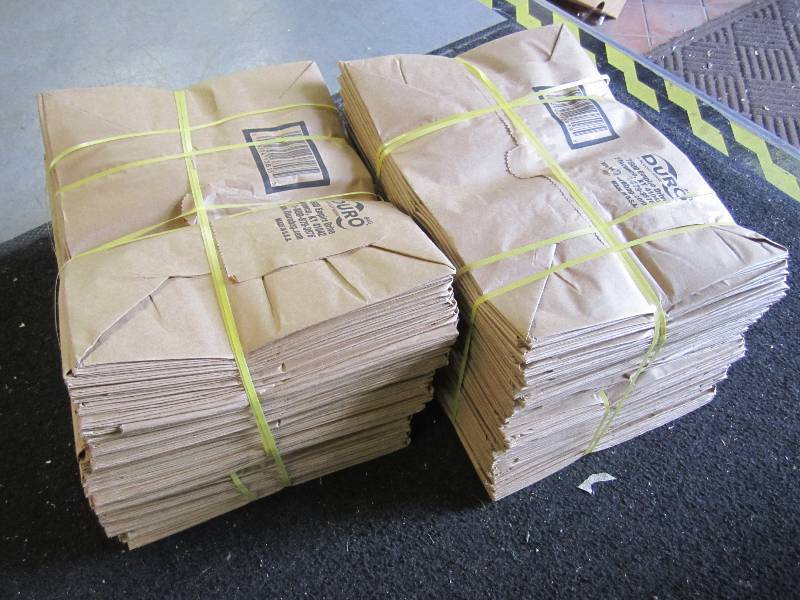 lot 148 image: Lot of 200 Duro Bags Brown Kraft Pa...