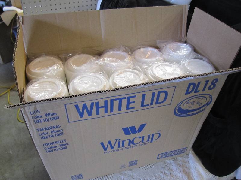 lot 180 image: Case of 1000 Wincup Cup Lids 10 pac...