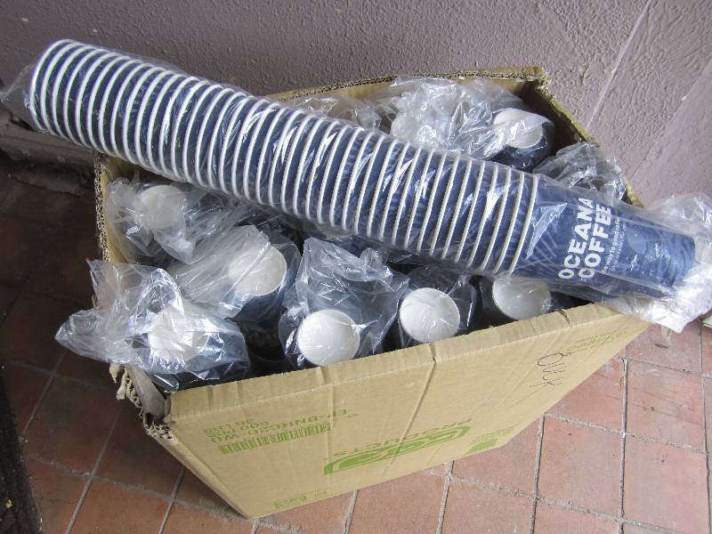 lot 181 image: Partial Case of 560 20oz To Go Cups...