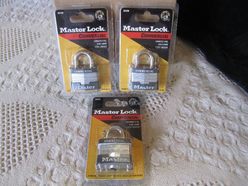 lot 214 image: Lot of 3 Master Lock Commercial Loc...