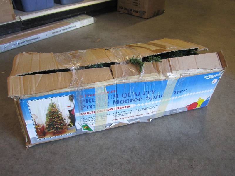lot 237 image: Pre-Lit Monroe Spruce 6 Foot Christ...