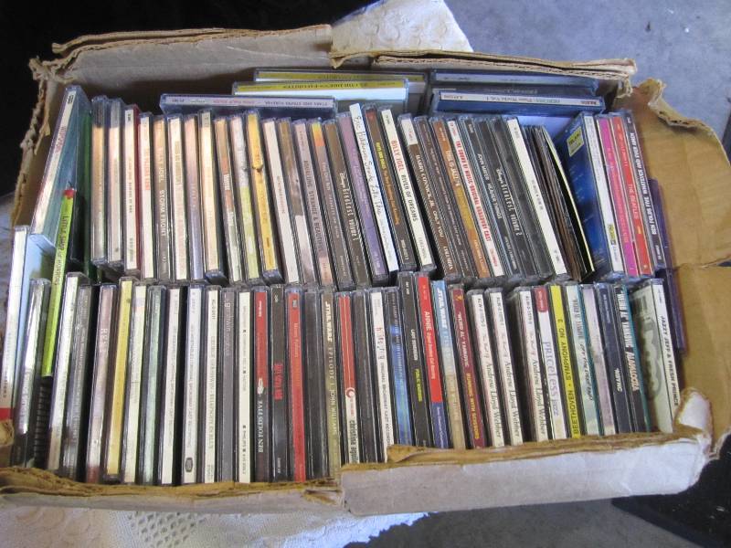 lot 239 image: Large Lot of Music CDs ...