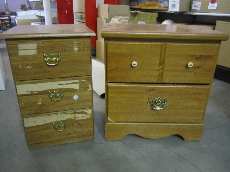 lot 268 image: 2 Night Stands...