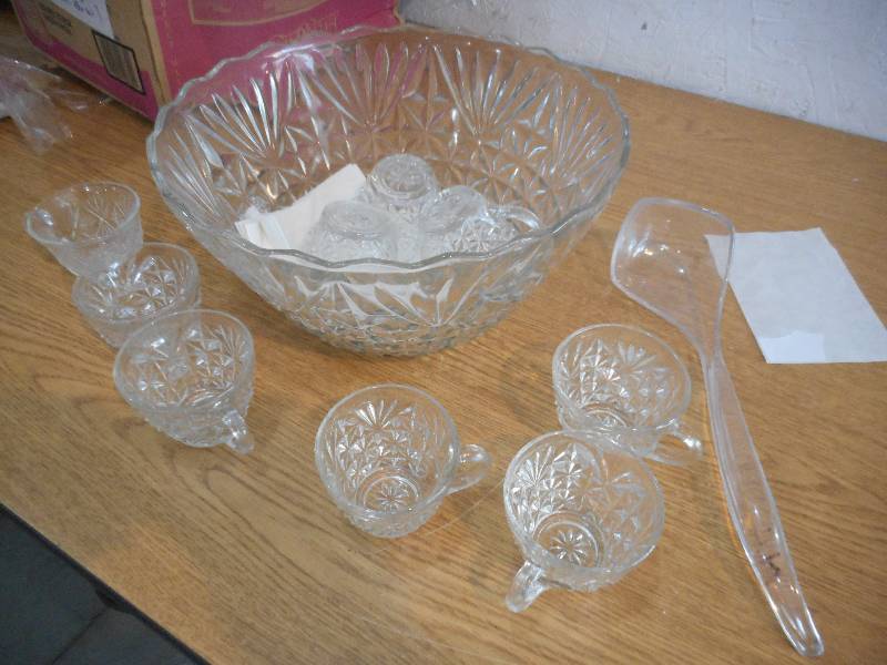 GLASS PUNCH BOWL SET