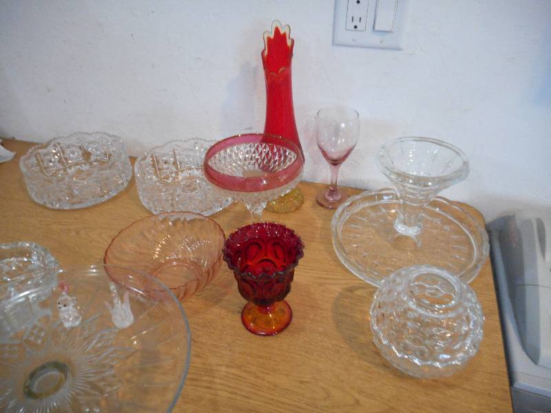 BOX LOT OF GLASSWARE