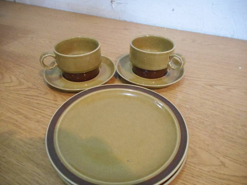 CUPS AND SAUCER LOT