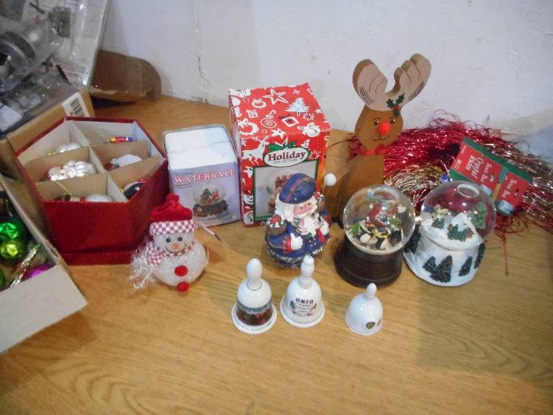 MISC LOT- CHRISTMAS GLOBES, BELLS, ORNAMENTS, SNOWMEN,