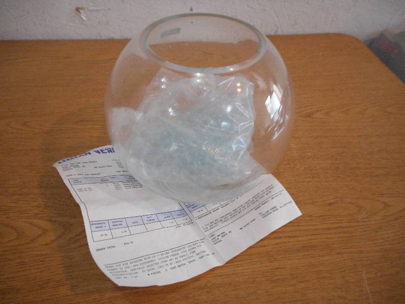 ROUND GLASS BOWL WITH MARBLES