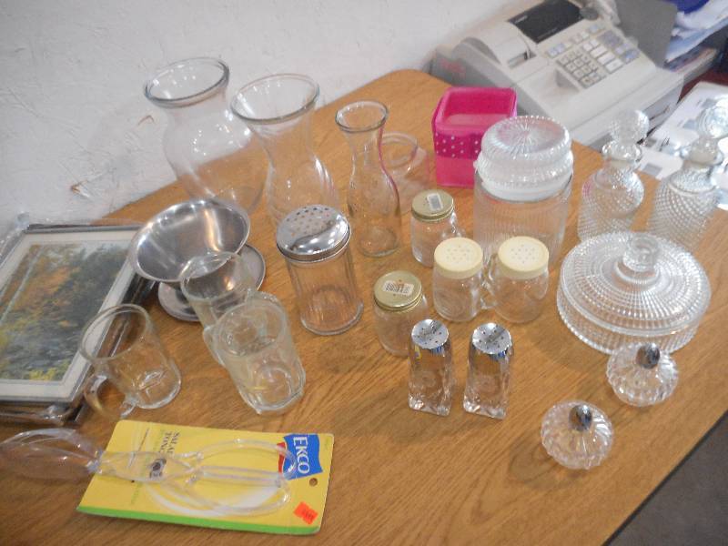 BOX LOT OF GLASSWARE--SALT AND PEPPER SHAKERS, MUGS, SERVING DISHES, VASES