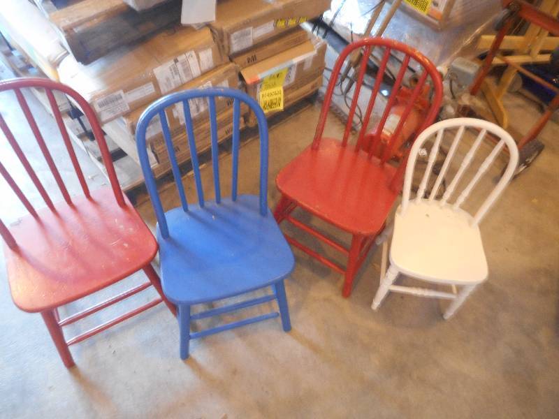 SET OF 4 CHILDREN CHAIRS