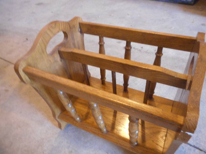 WOOD MAGAZINE RACK