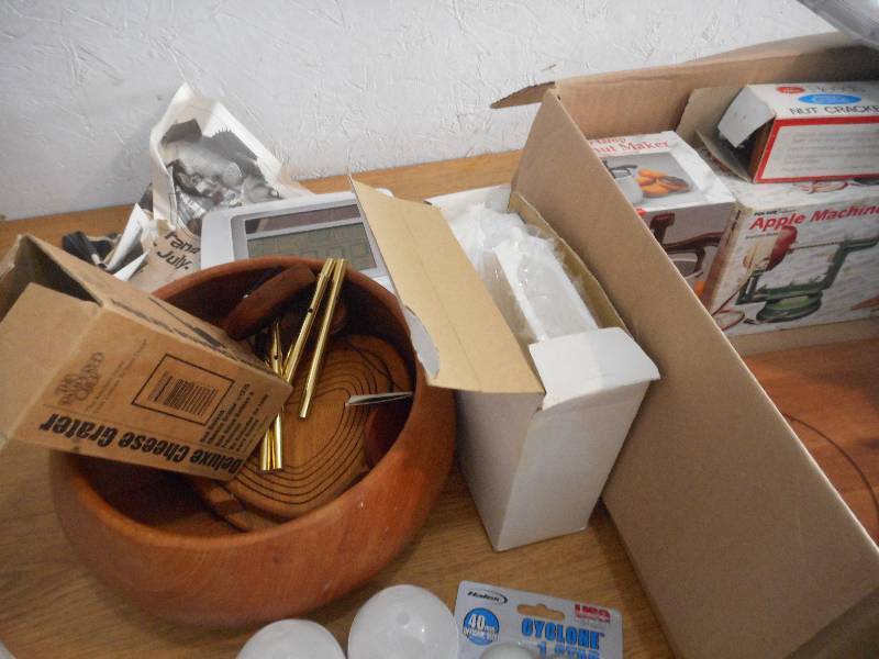 BOX LOT --DOUGH NUT MAKER, APPLE PEELER,WOODEN BOWL WITH CUTTING BOARD, NUT CRACKER AND  SERVING DISH
