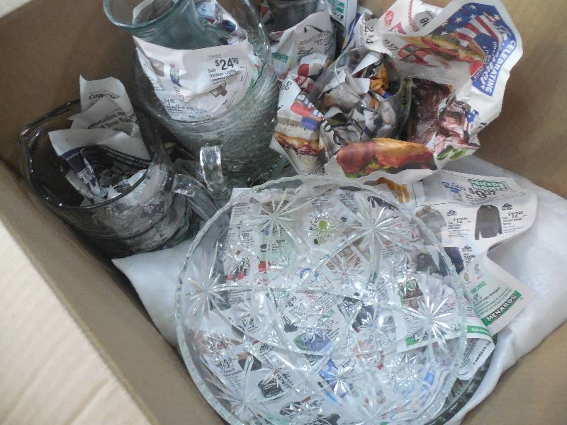 BOX LOT OF GLASSWARE--SERVING DISHES, PITCHER, PLATTERS