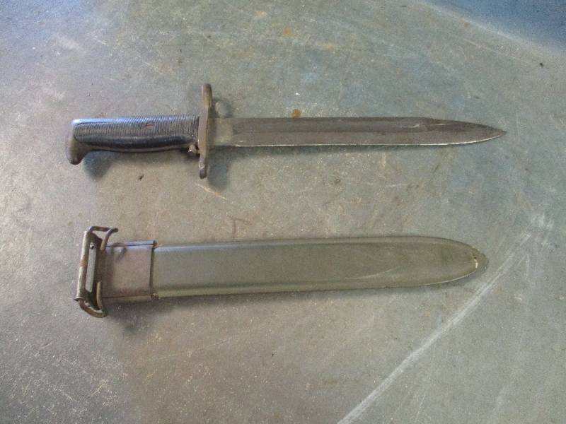 Military Knife and Sheath