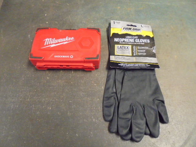 Impact Duty Steel driver bit set and gloves