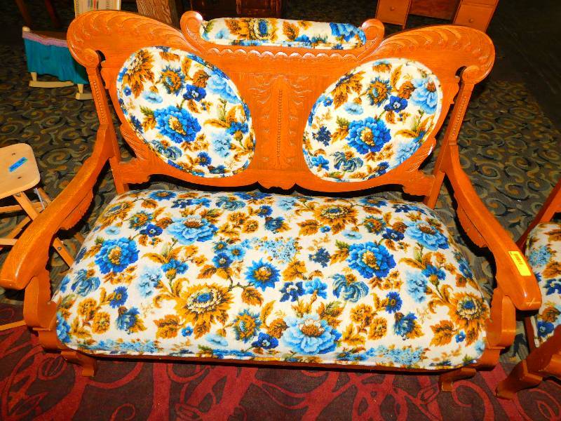 ANTIQUE SETTEE