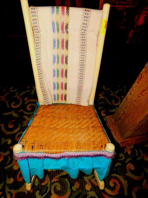 VINTAGE ROCKING CHAIR
