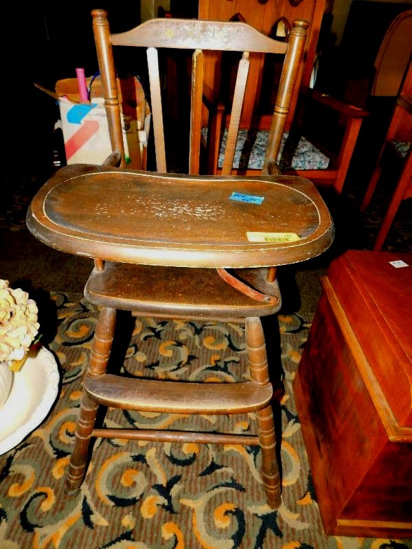 VINTAGE HIGH CHAIR