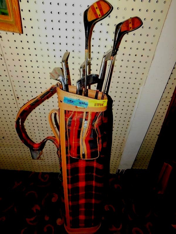 VINTAGE GOLF CLUBS