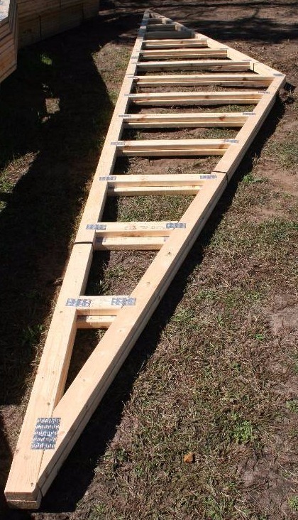 lot 16 image: Rafters