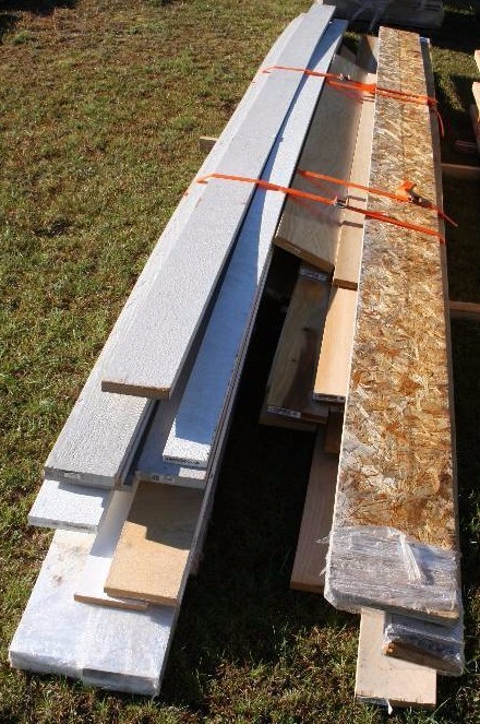lot 22 image: Assorted Lumber and Trim