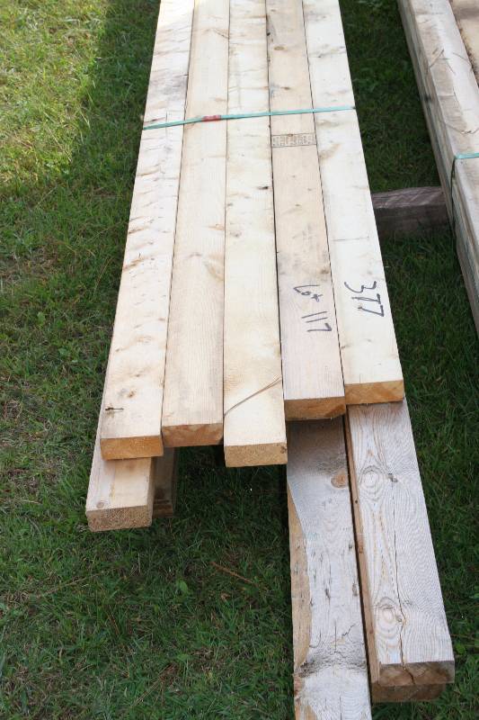 lot 117 image: Common 2x4s