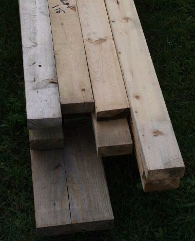 lot 118 image: Common 2x4s